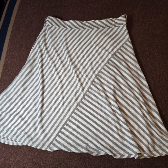 Dkny Dresses & Skirts - DKNY Black And White A-Line Skirt Lined No Belt Size XL
